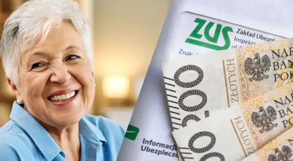 Uśmiechnięta emerytka cieszy się z pieniędzy. Dokument ZUS i banknoty symbolizują drugą waloryzację emerytur.