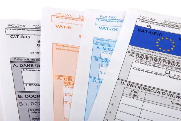 Różne formularze podatkowe, w tym CIT-8/O, VAT-R, VAT-7K i VAT-UE/C. Widoczne pola do wpisania numeru identyfikacji podatkowej, REGON i innych danych.