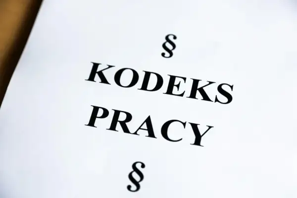 Kodeks Pracy. Dokument prawny, który chroni pracownika, zwłaszcza w okresie ochronnym przed emeryturą.